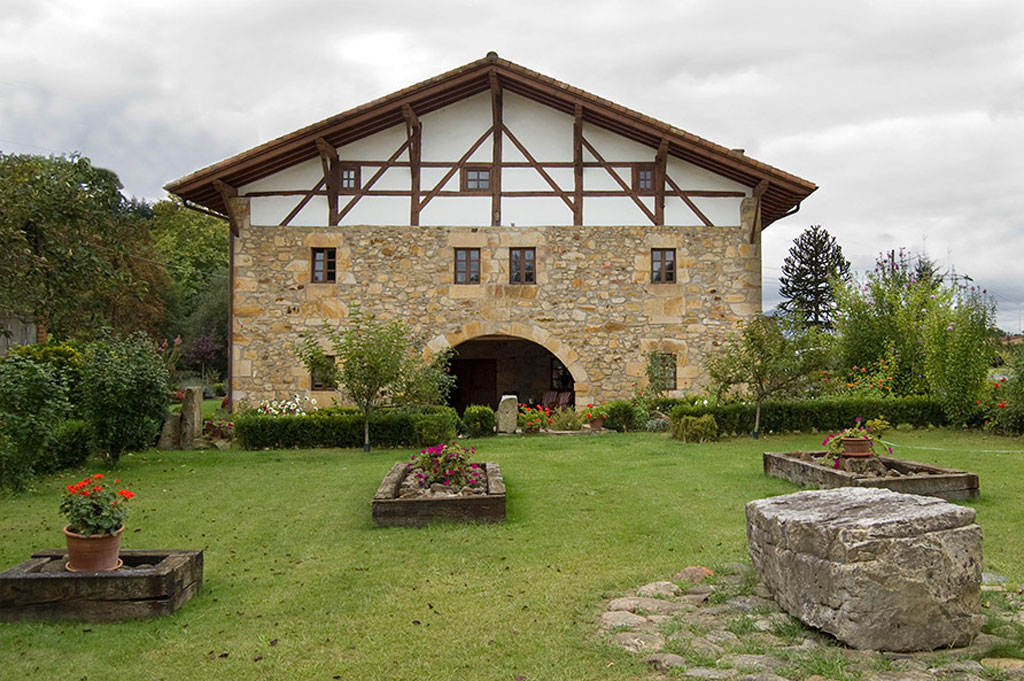 Vista exterior de caserio en Berriz